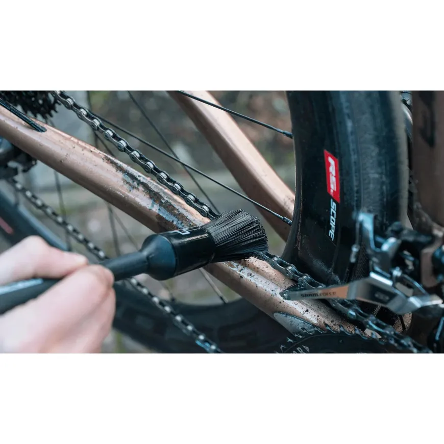 Muc-Off Drivetrain Detailing Brush: Round