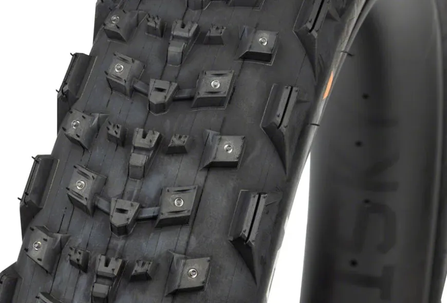 45NRTH Dillinger 4 Tire, 120 TPI 168 Large Concave Carbide Aluminum Studs - 26 x 4.2"