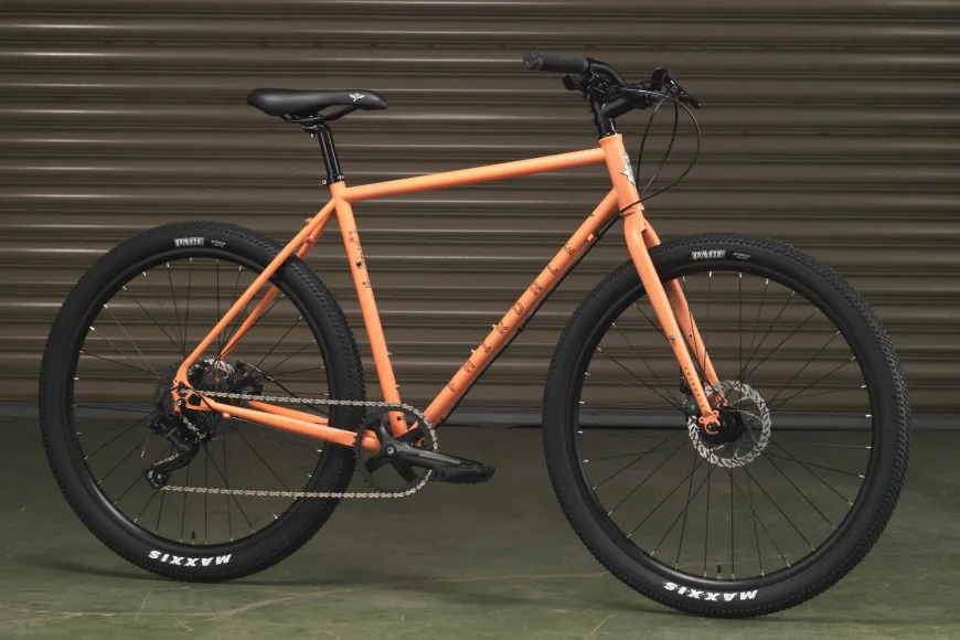 Weekender Archer Hybrid Bike